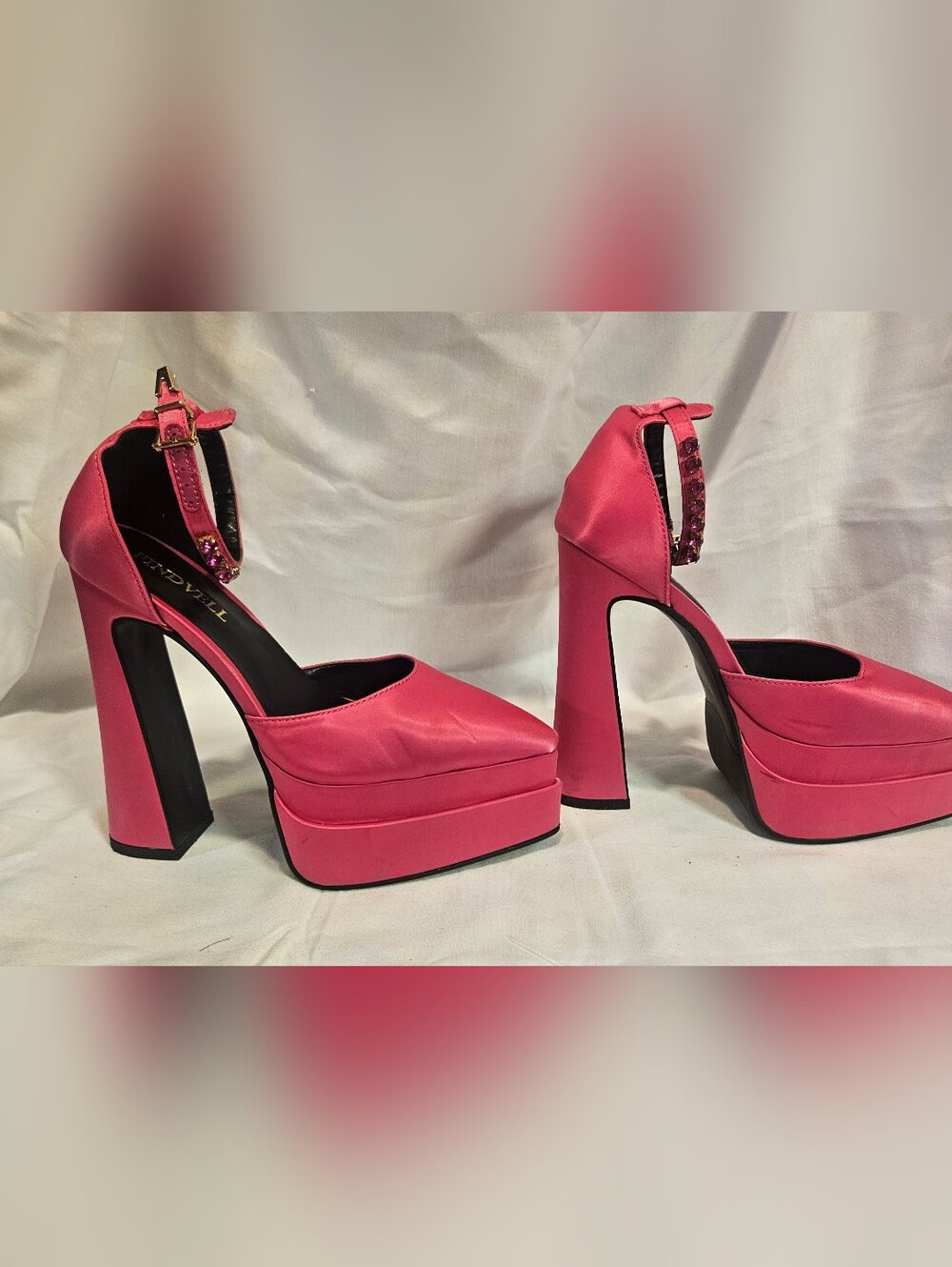 Findvell Pink Platform Size 6 Shoe.